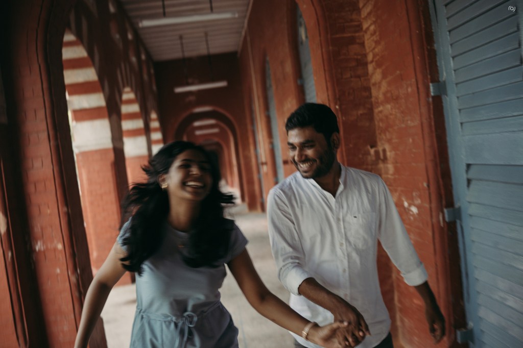 Candid pre wedding photo ideas and poses