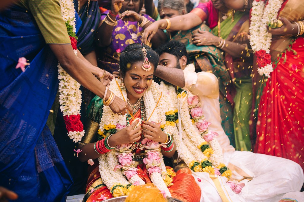 Tamil hindu wedding rituals- Tying Mangalsutra